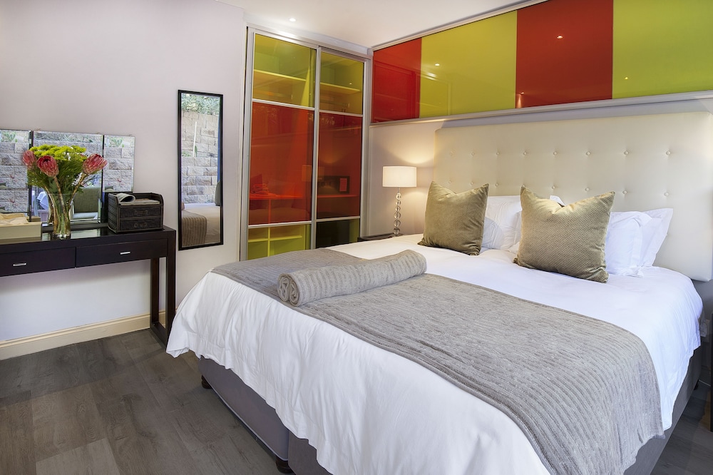 Room, Mountain View (King) - Photo 3