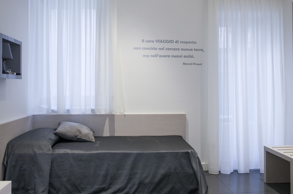 Single Room photo 3