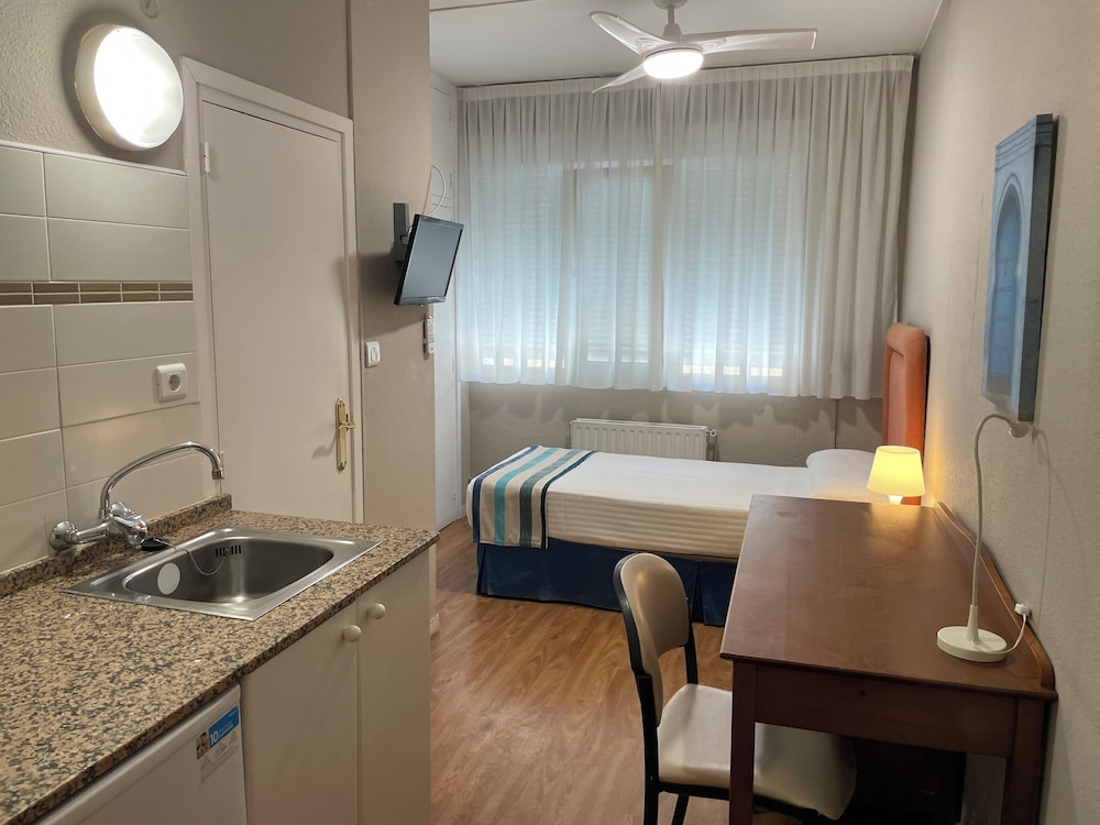 Studio, 1 Twin Bed, Non Smoking, Kitchenette (Individual)