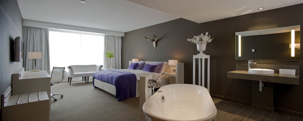 Comfort twin room with bathtub photo 1