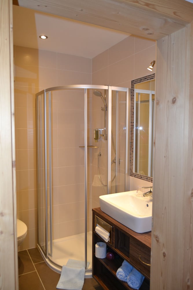 Standard Double Room, Balcony - Photo 3