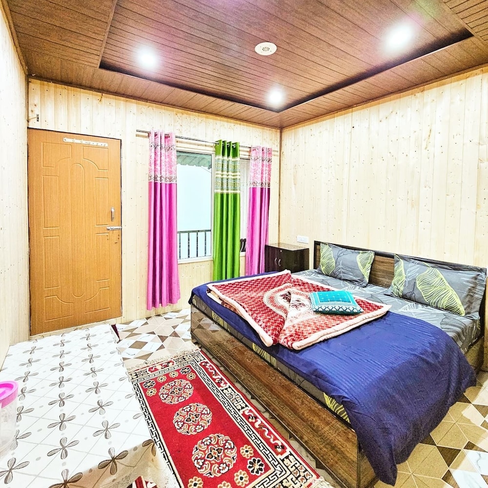 Deluxe Double Room, Hill View photo 3