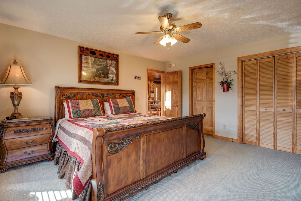 Studio (4 Bedrooms)