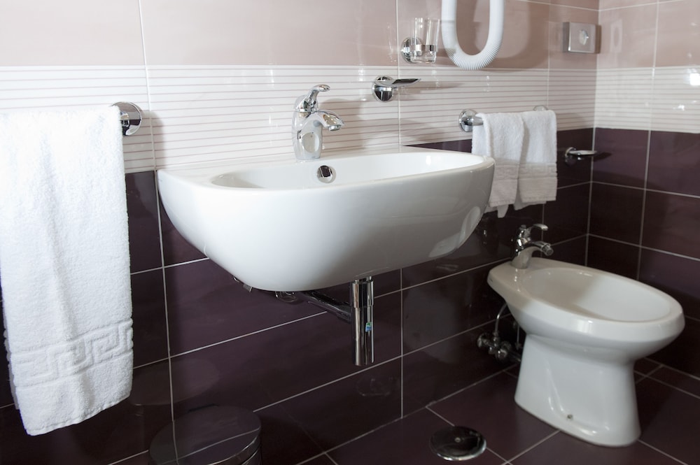 Standard Room - Photo 10