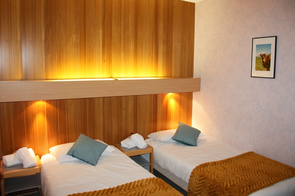 Twin Room - Photo 4