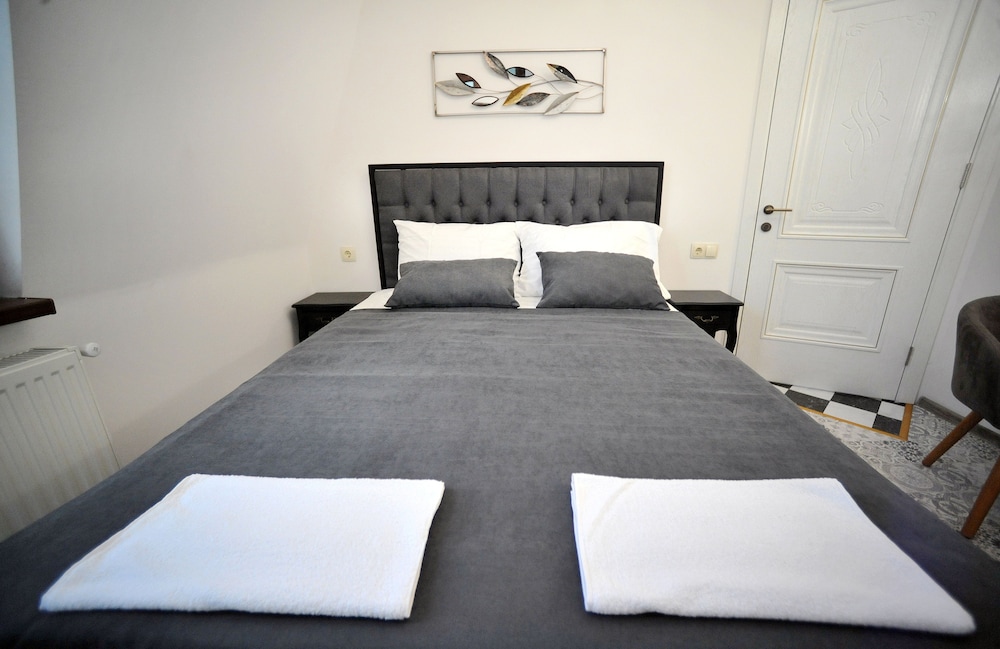 Standard Double Room, City View (1) photo 2