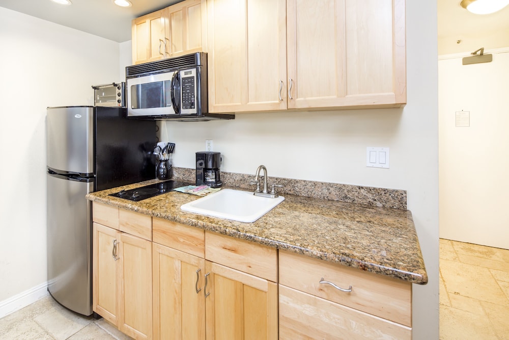 City View Studio with Kitchenette photo 3