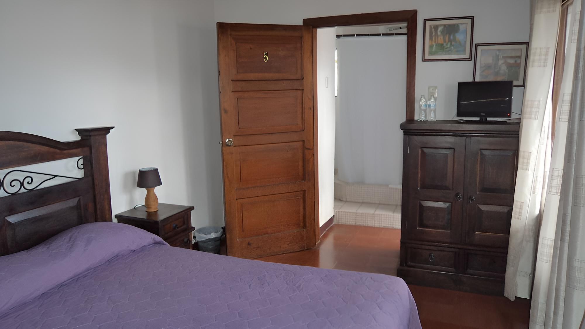 Standard Double Room, Private Bathroom photo 2
