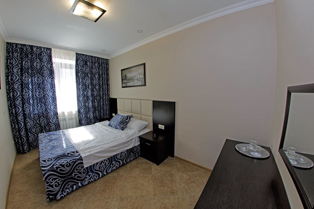 Standard Room photo 2