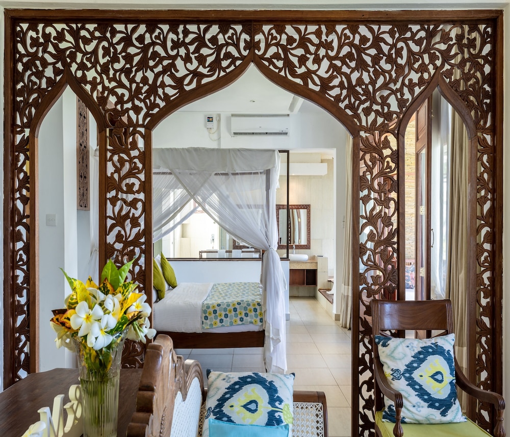Honeymoon Suite