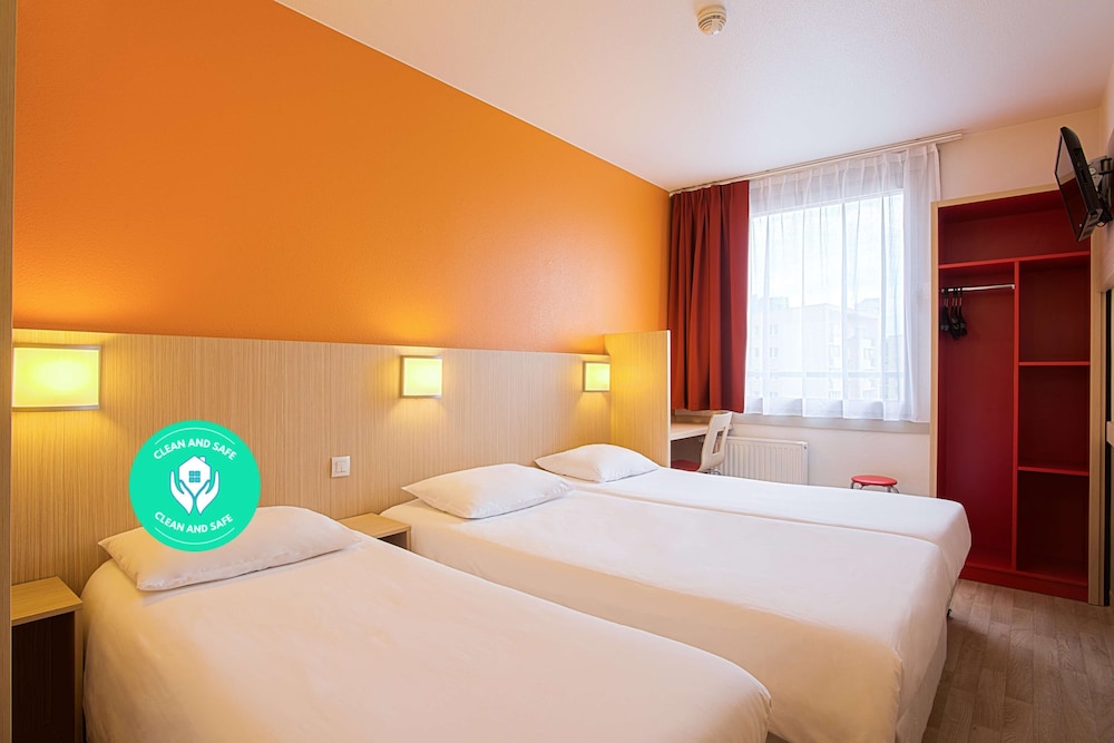 Standard Room, 2 Twin Beds photo 2