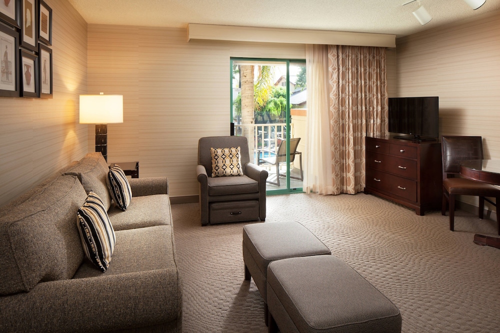 Suite, 1 Bedroom - Photo 1