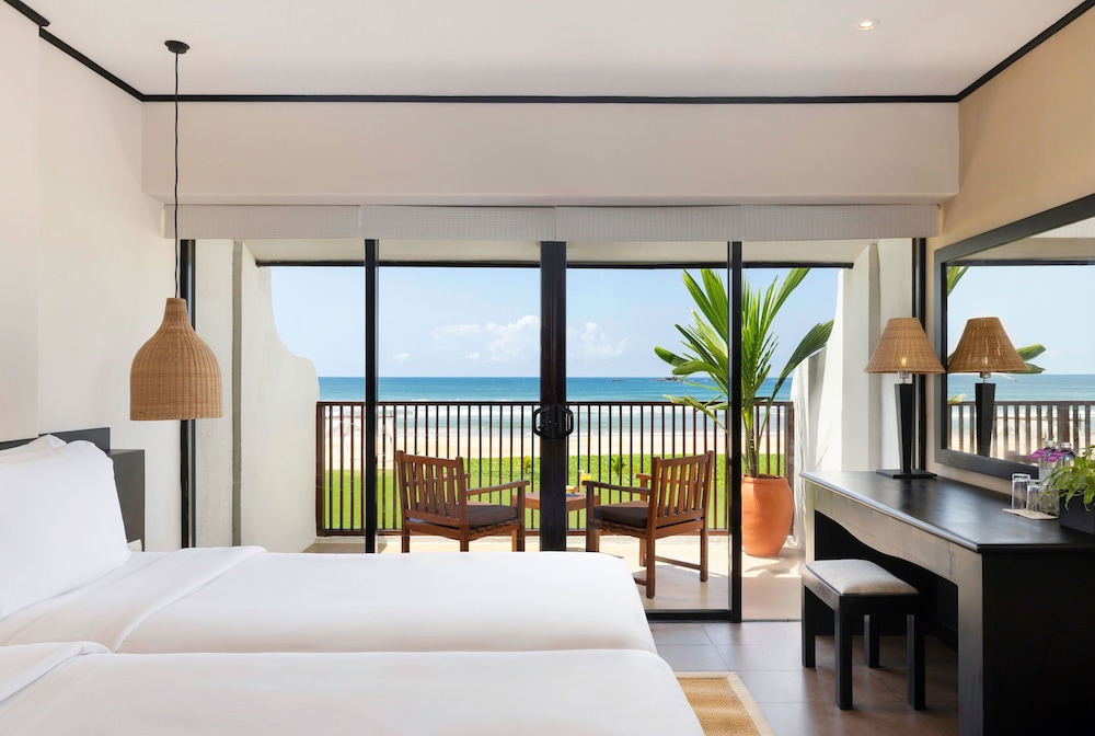 Deluxe Balcony Sea View photo 3