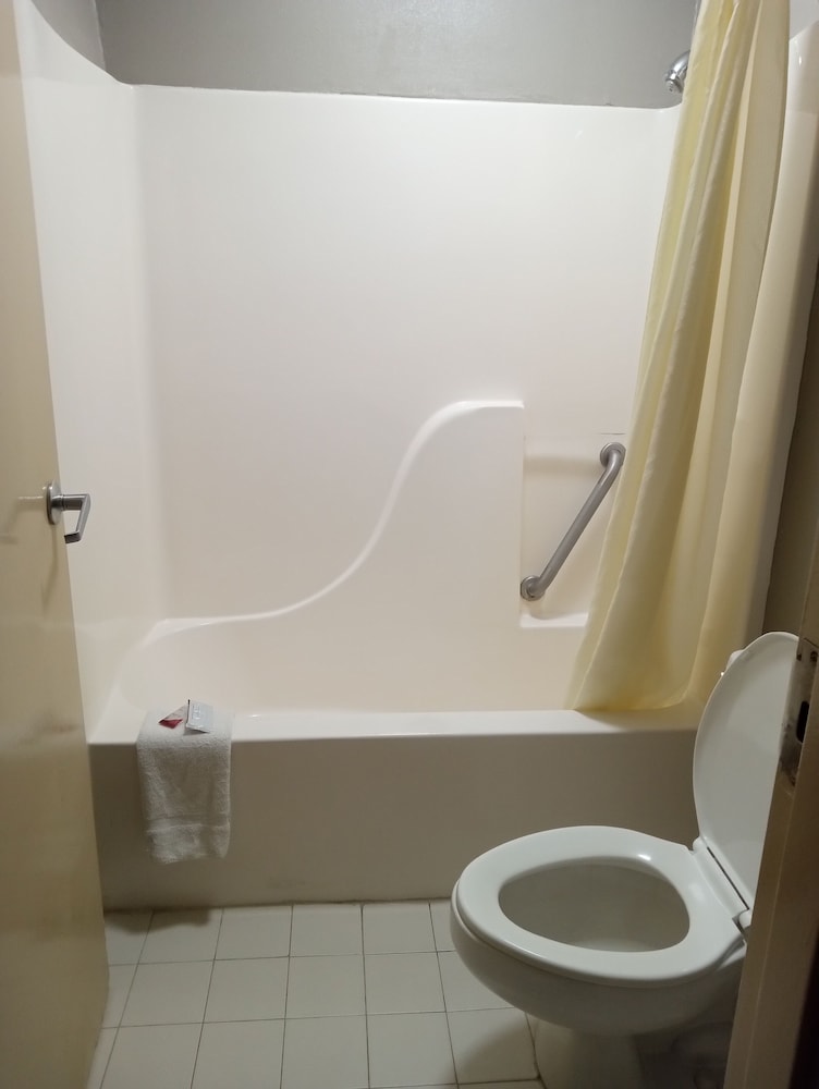 Room, 2 Double Beds, Non Smoking - Photo 5