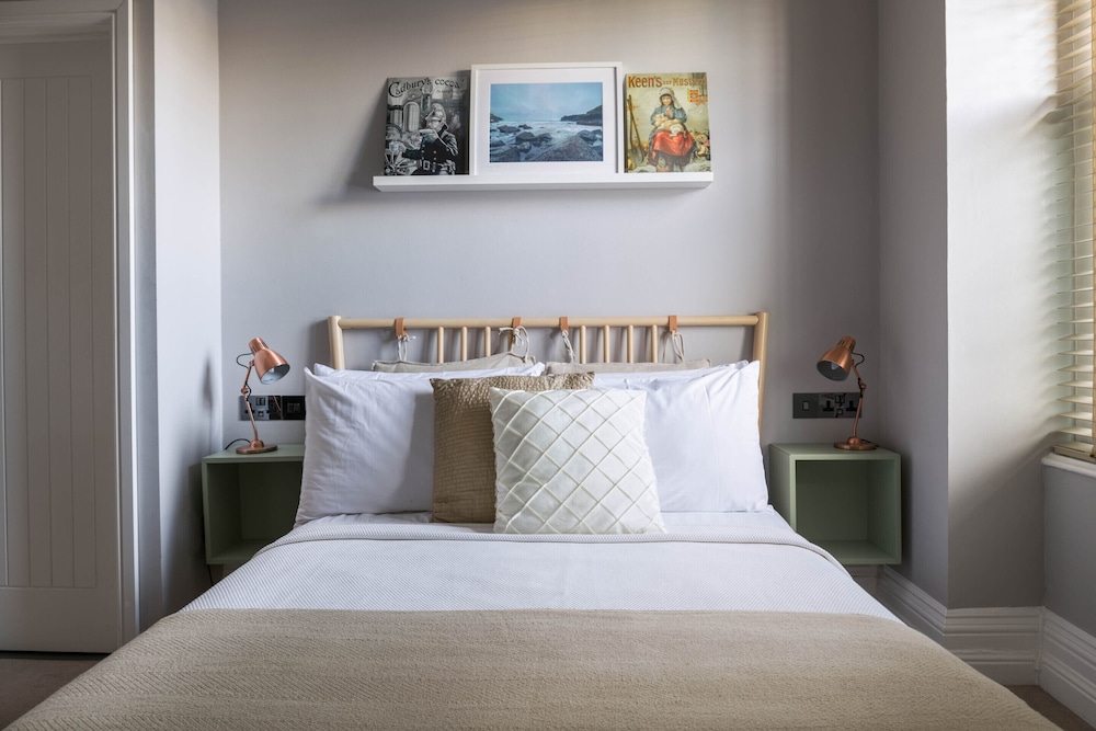 Suite, Ensuite photo 3
