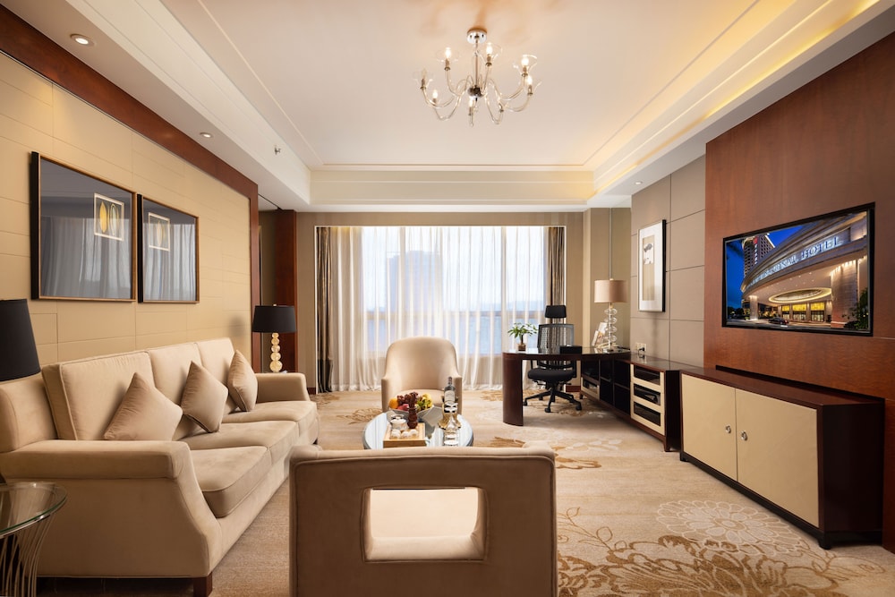 Deluxe Suite - Photo 7
