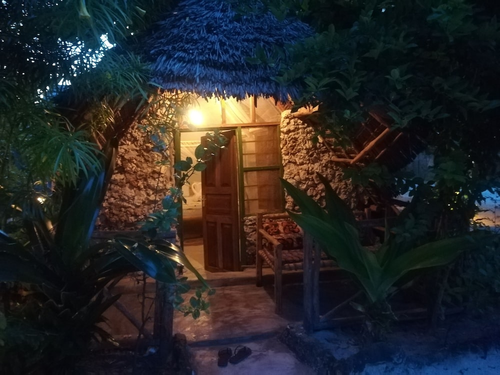 Bungalow, Patio, Garden View - Photo 3