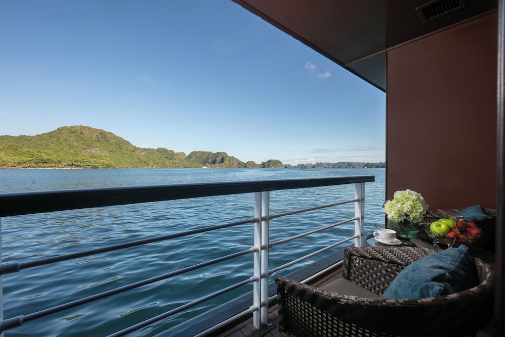 Junior Double or Twin Room, Balcony, Bay View photo 3