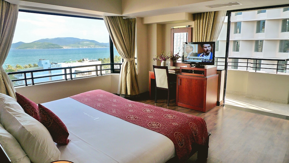 Suite, Sea View - Photo 4