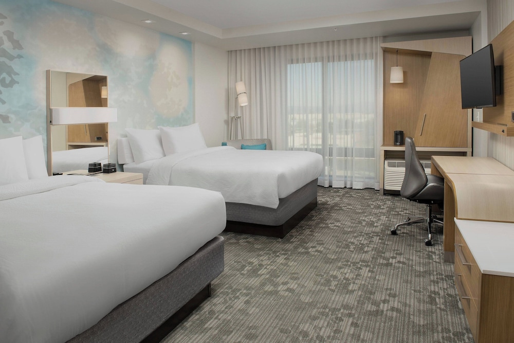 Room, 2 Queen Beds (Hearing Accessible) - Photo 1