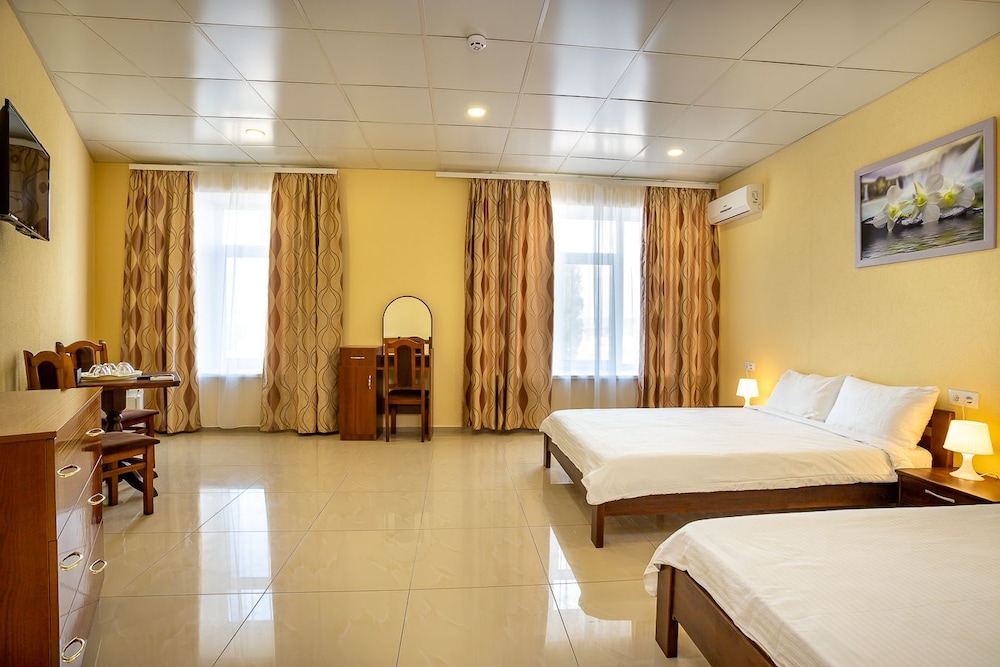 Family Room, 2 Bedrooms (Six-Bed)