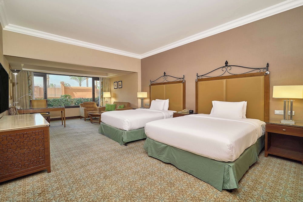 Suite, 1 King Bed, Non Smoking thumbnail 5