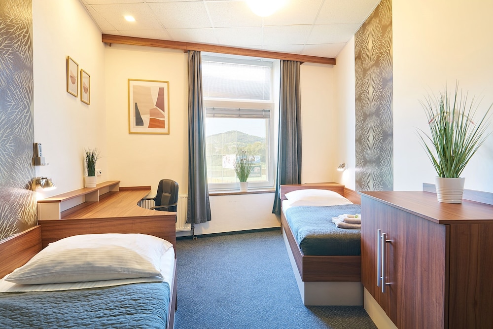 Deluxe Twin Room, Air conditioning