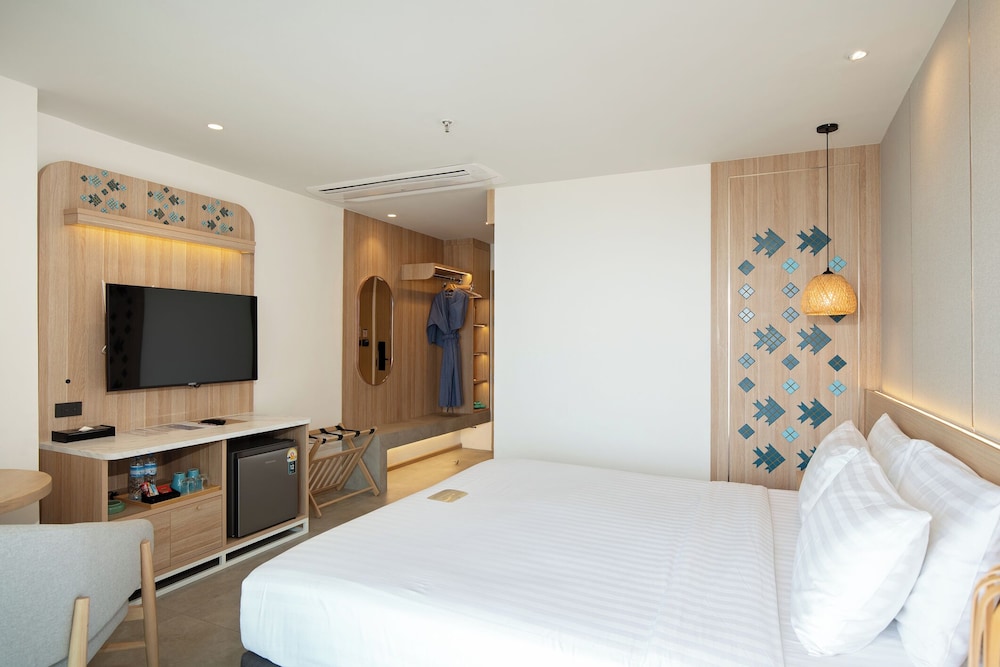 Deluxe Sea View - Photo 7