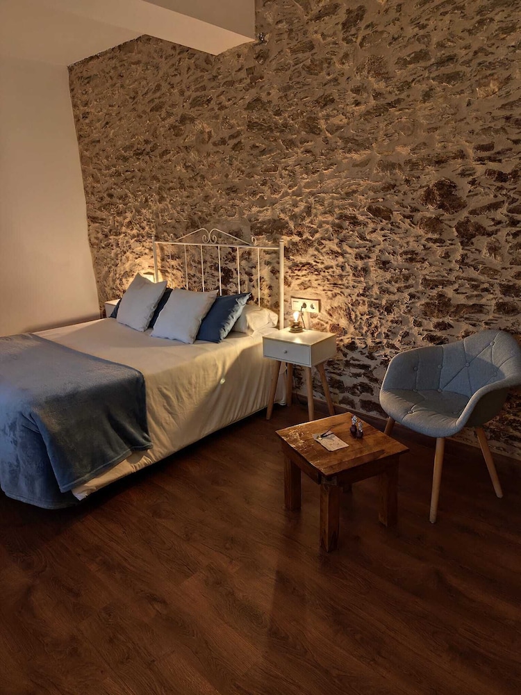 Double Room, 1 Queen Bed, Garden View photo 2