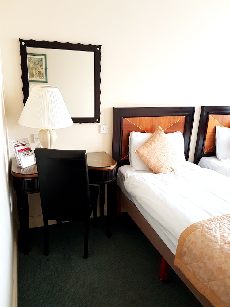 Standard Twin Room, 2 Twin Beds photo 2