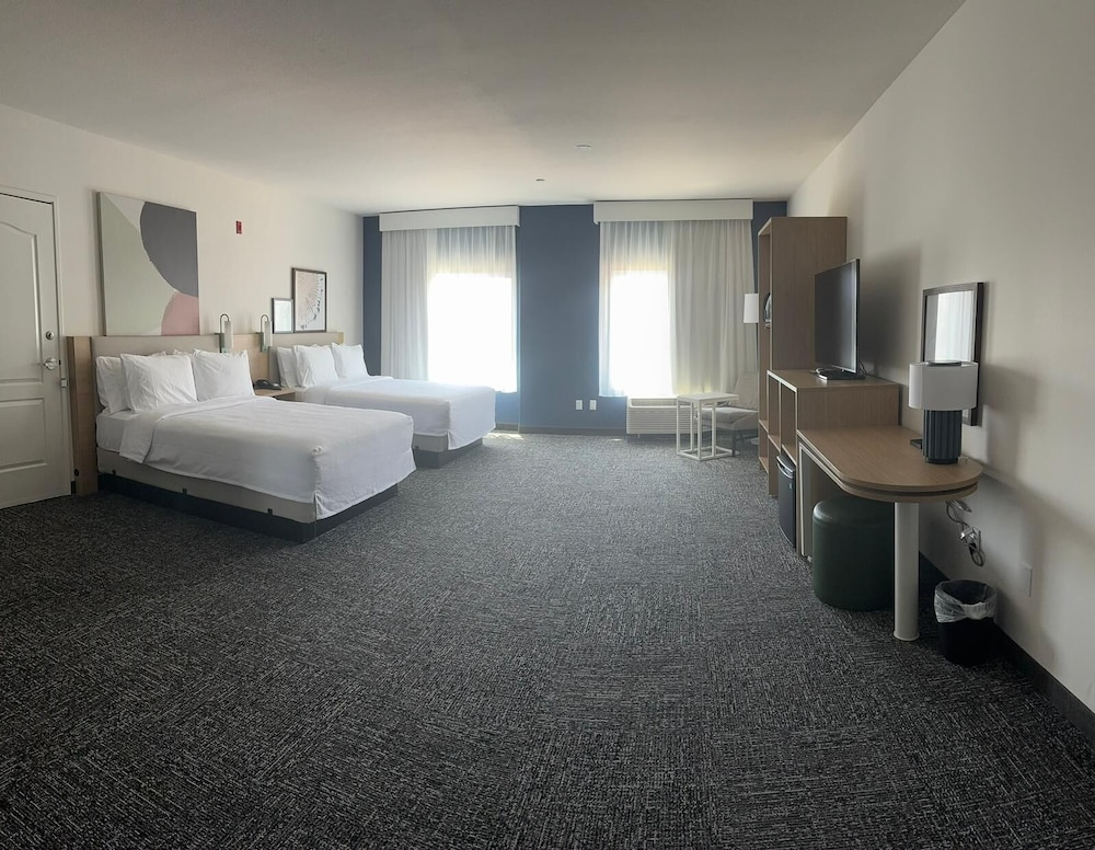 Room, 2 Queen Beds - Photo 2