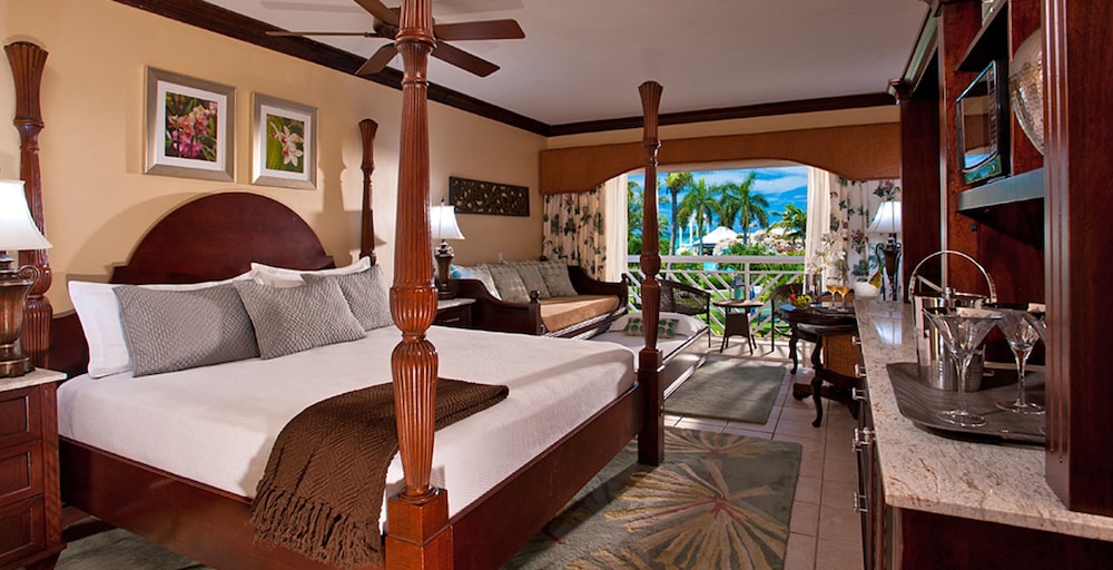 Suite luna di miele, 1 camera da letto, vista giardino (Caribbean Luxury Concierge Suite)