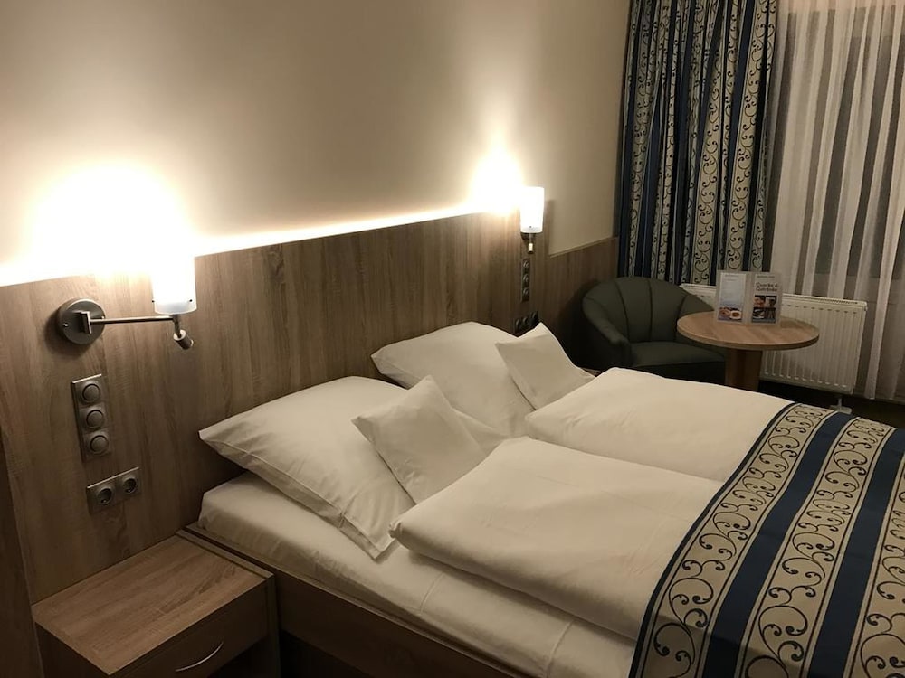 Design Double Room, 1 Queen Bed