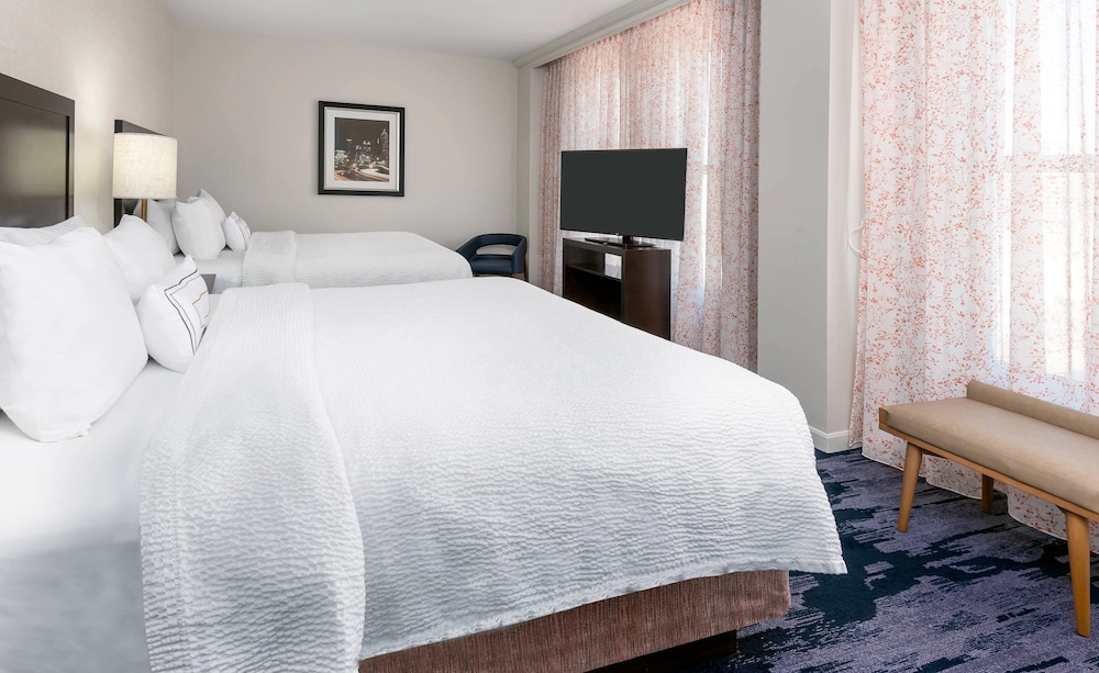 Suite, Multiple Beds, Non Smoking, Corner - Photo 1