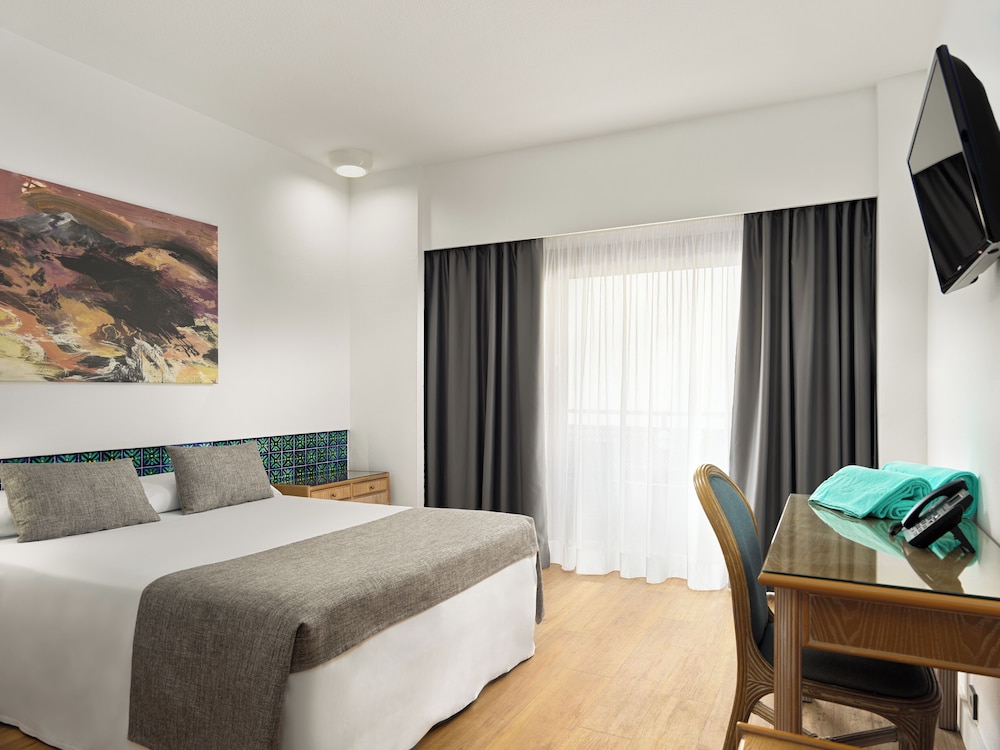 Standard Double Room (1 adult + 1 child)