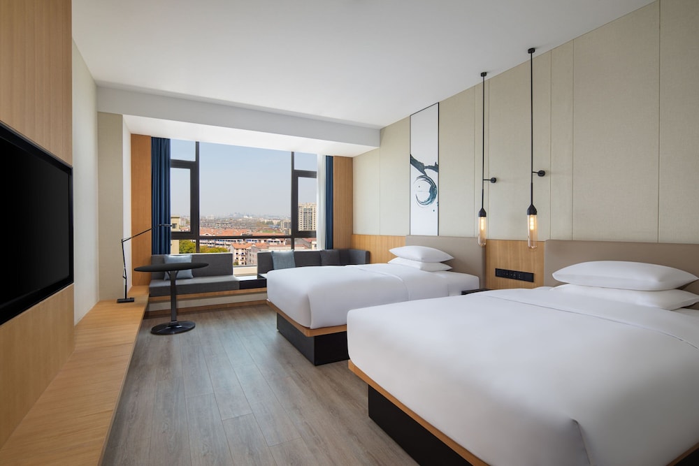 Standard Room, 2 Double Beds, City View photo 3