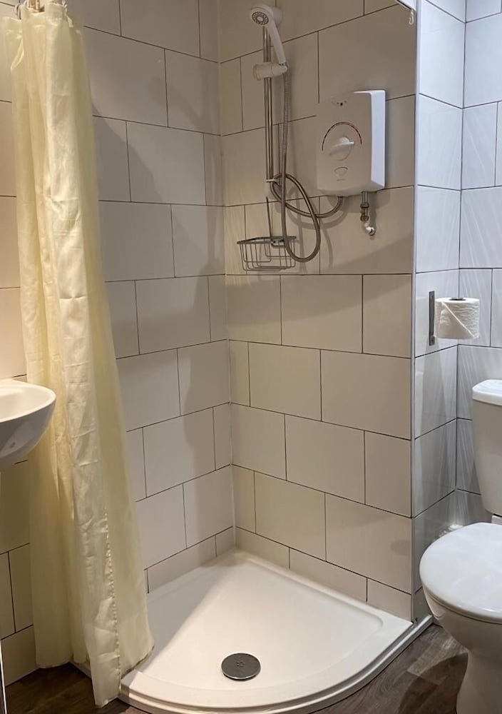 Family Room, Ensuite photo 2