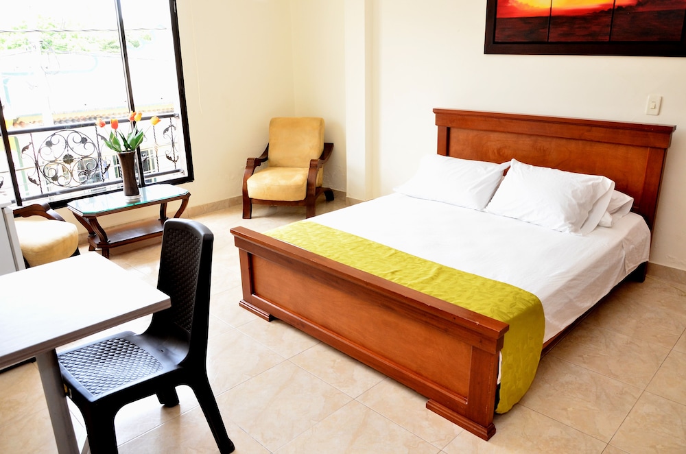 Standard Room, 1 Queen Bed, Non Smoking photo 1