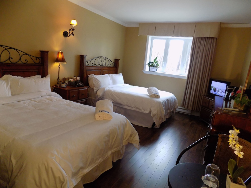 Economy Room, 2 Double Beds photo 1