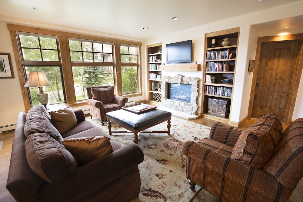 Luxury Condo, 2 Bedrooms