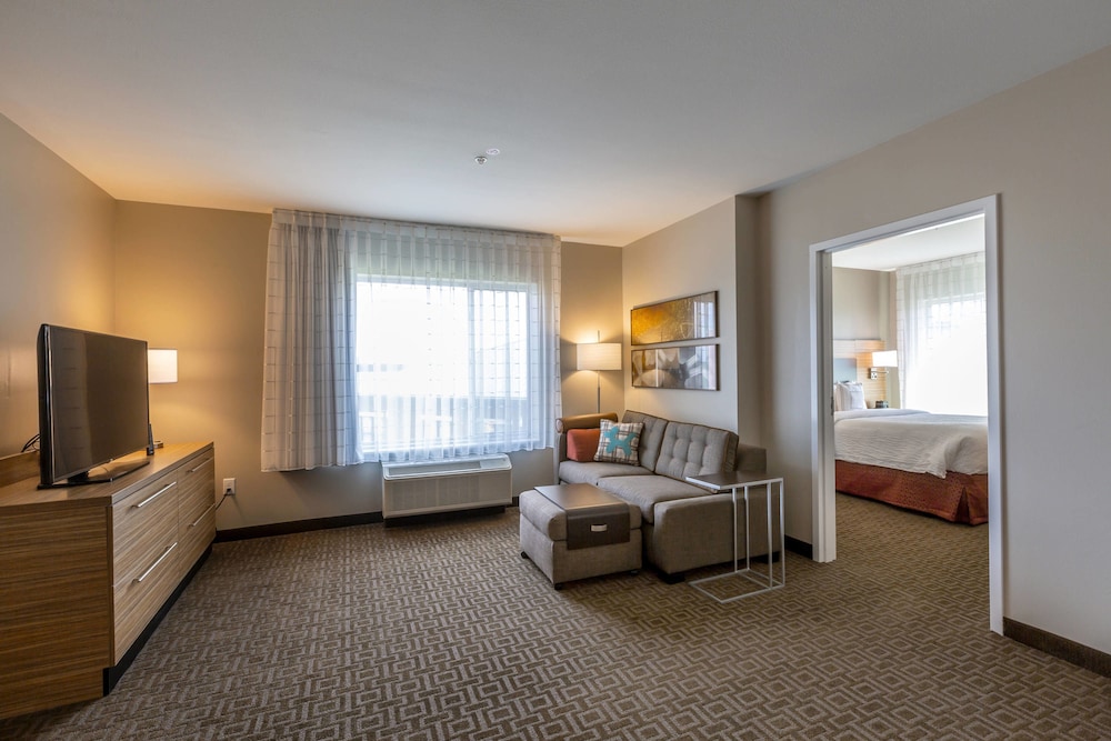 Suite, 1 Bedroom (Mobility/Hearing Accessible, Tub) photo 3