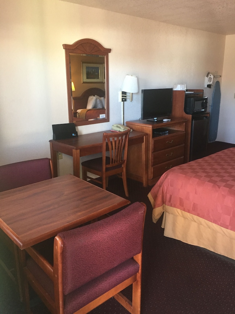 Standard Room, 1 Queen Bed, Non Smoking