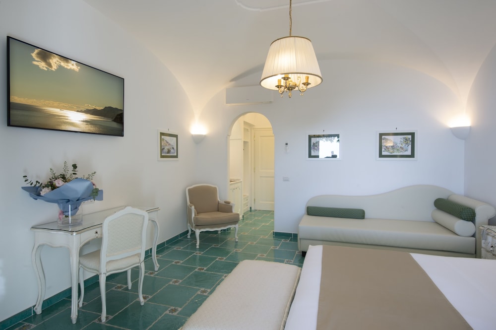 Deluxe Suite, Sea View photo 3
