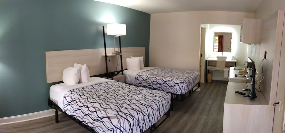Executive Room, 2 Double Beds, Non Smoking, Refrigerator & Microwave photo 2