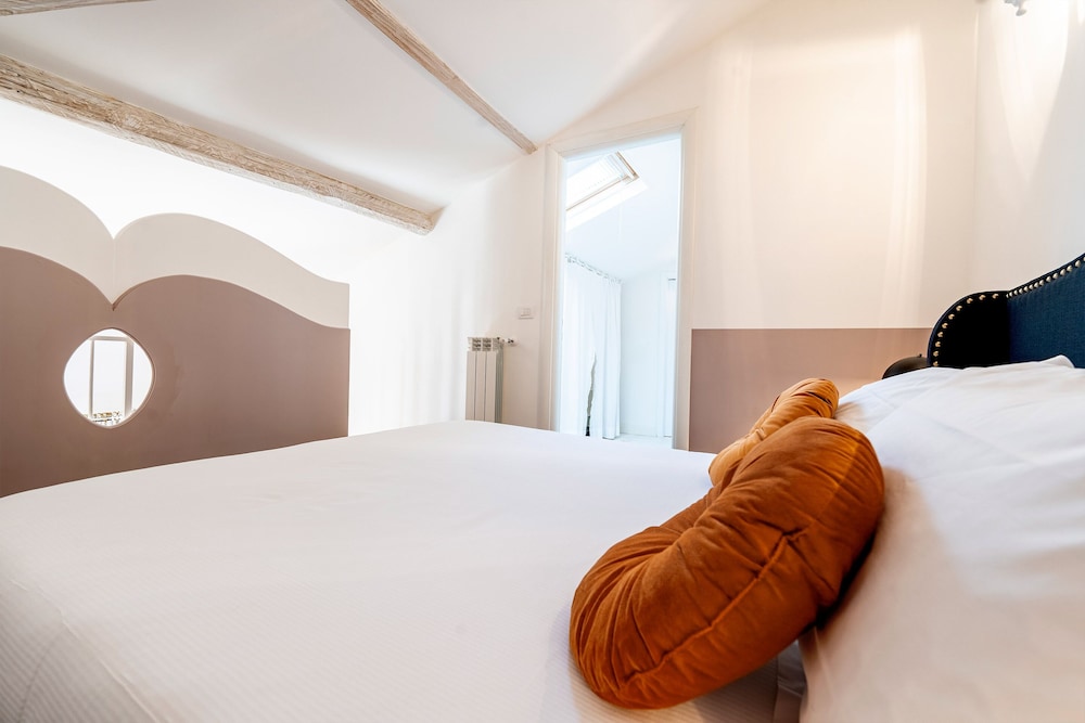 Apartment (2 Bedrooms)