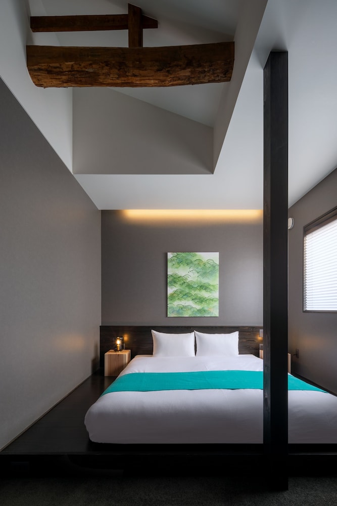 Classic Double Room, 1 King Bed, Non Smoking, Private Bathroom photo 1