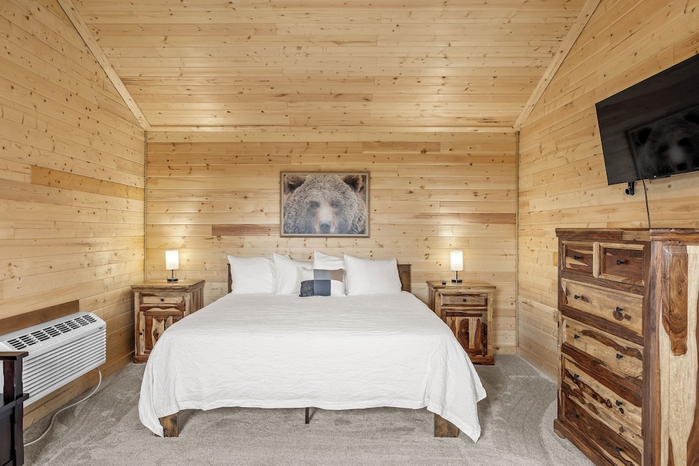 Deluxe Cabin, 1 King Bed photo 2