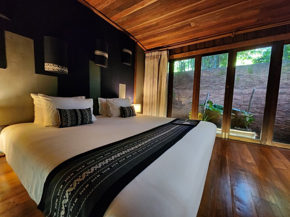 Deluxe Room, Garden View - Photo 1