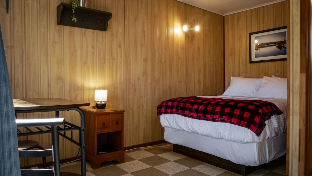 Basic Cabin, 1 Double Bed photo 1