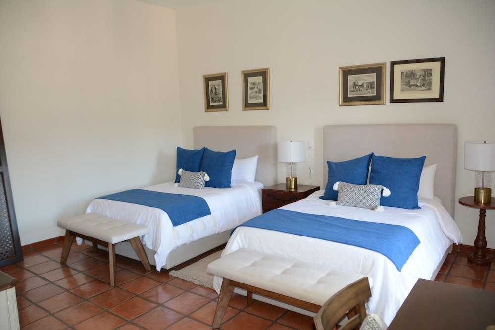 Elite Quadruple Room photo 2